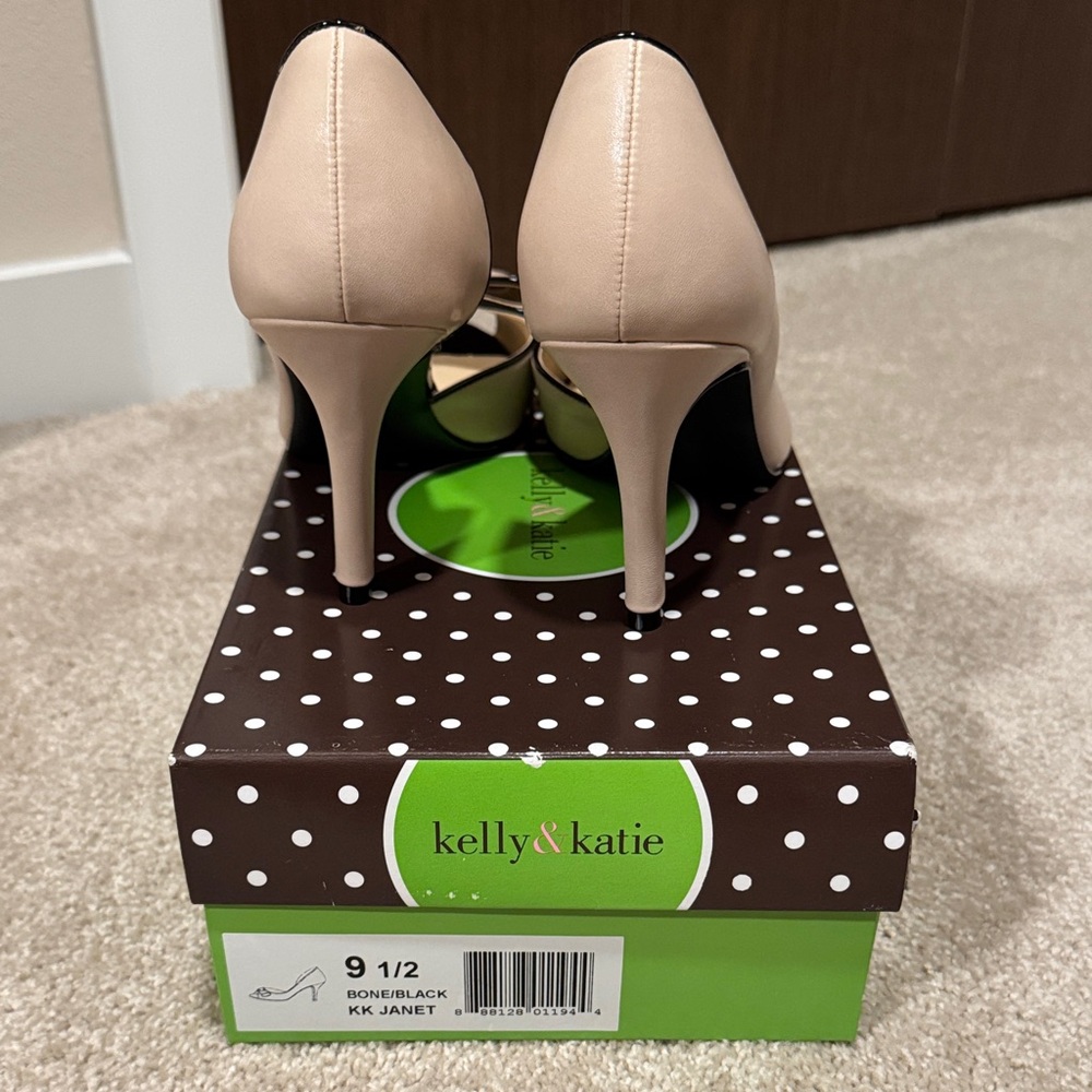 Kelly & Katie Bow Accent Peep Toe Heels - Cream and Black - Picture 3 of 7